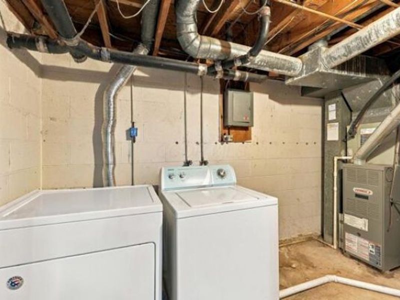 4679 Tarryton Court S, Unit 12E, Columbus, OH 43228 Photo 21