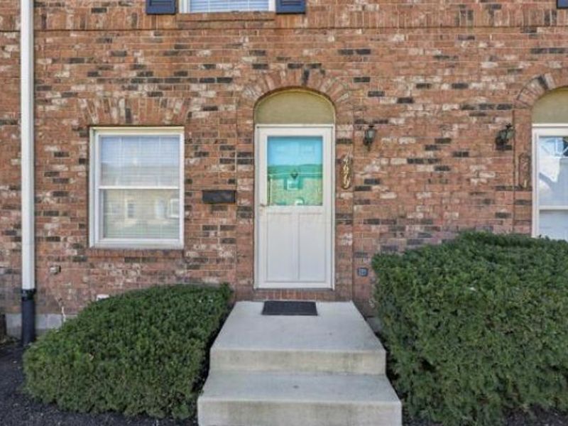 4679 Tarryton Court S, Unit 12E, Columbus, OH 43228 Photo 3