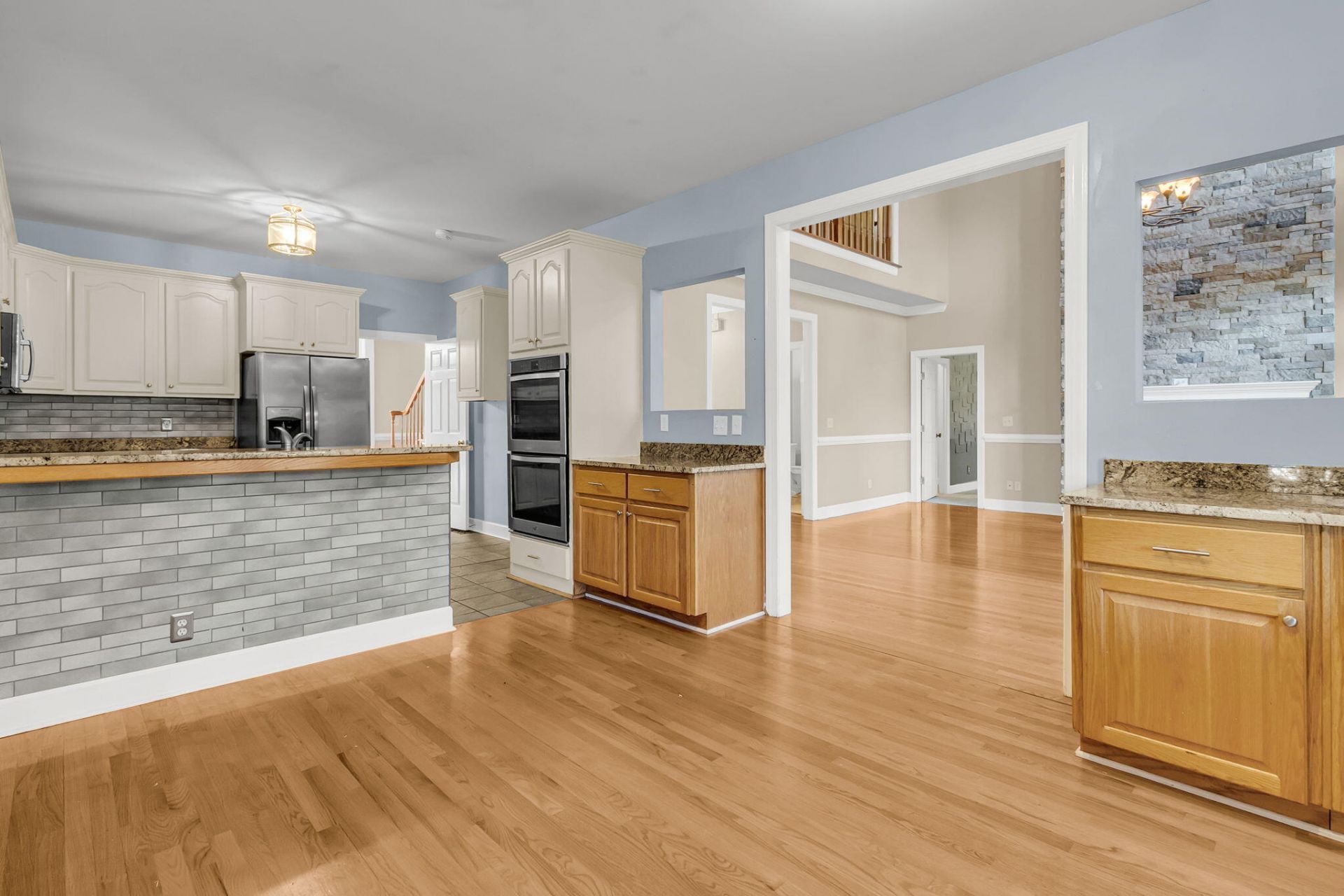 4201 Meadowbrook Court Photo 17