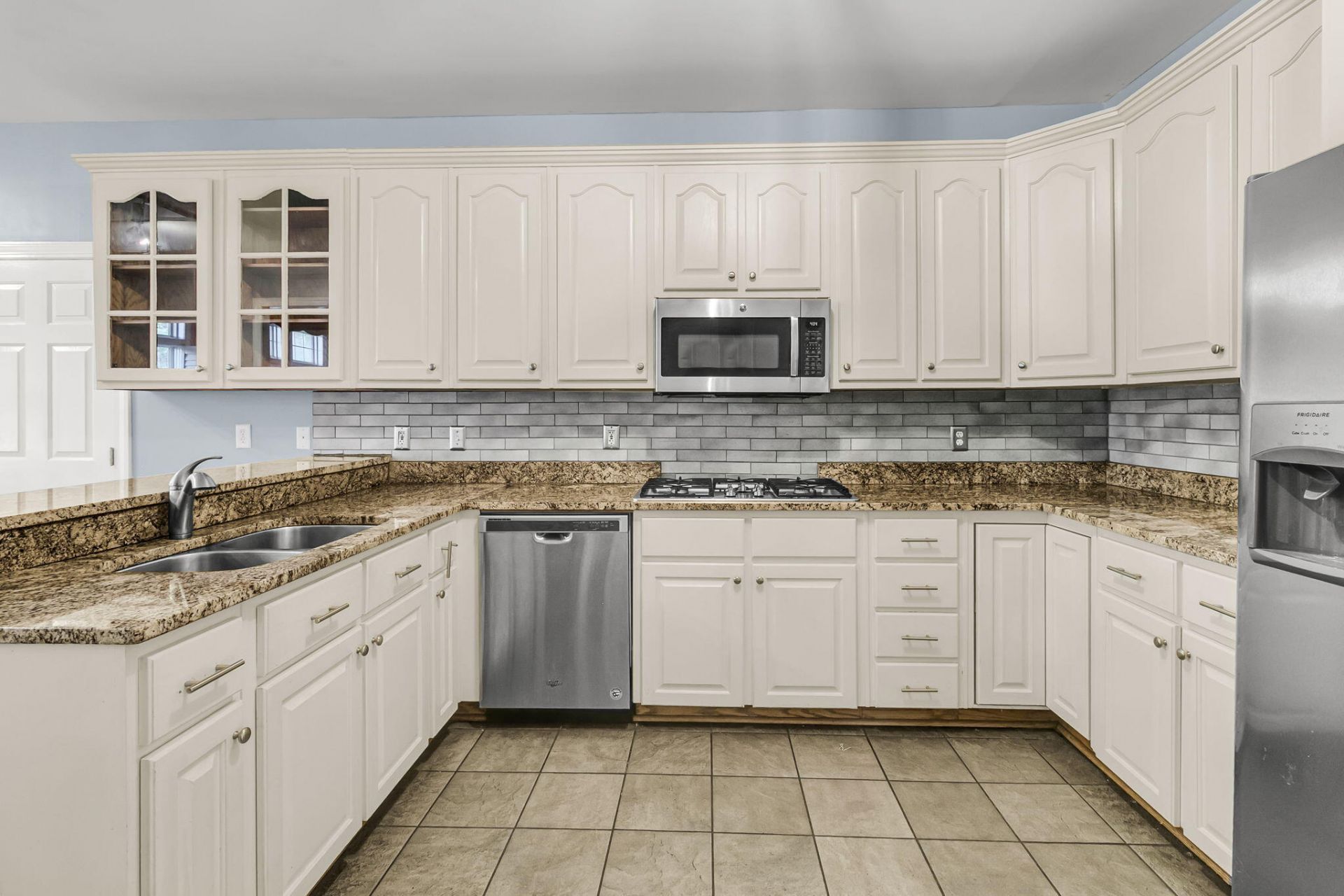 4201 Meadowbrook Court Photo 19
