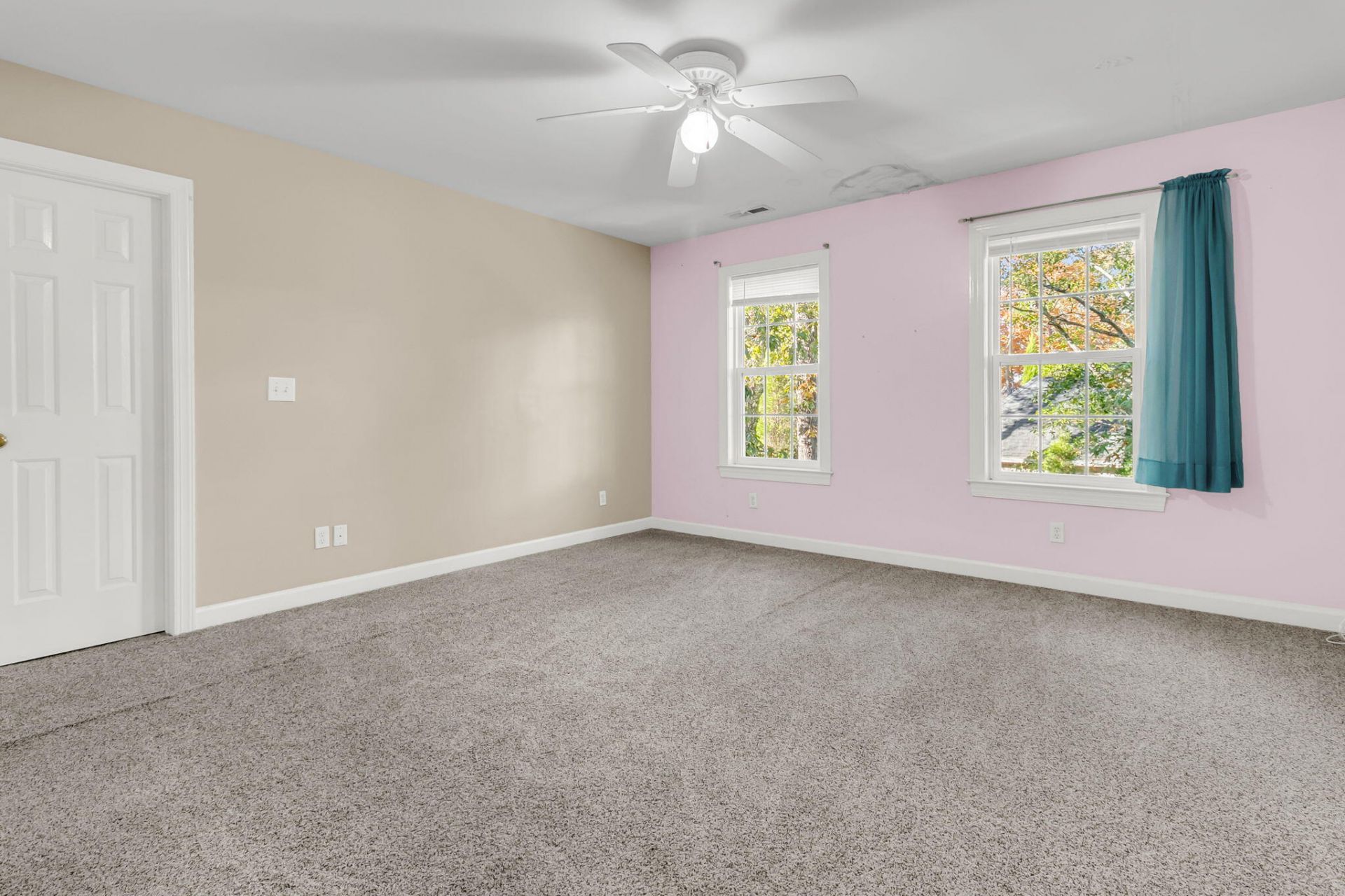 4201 Meadowbrook Court Photo 30