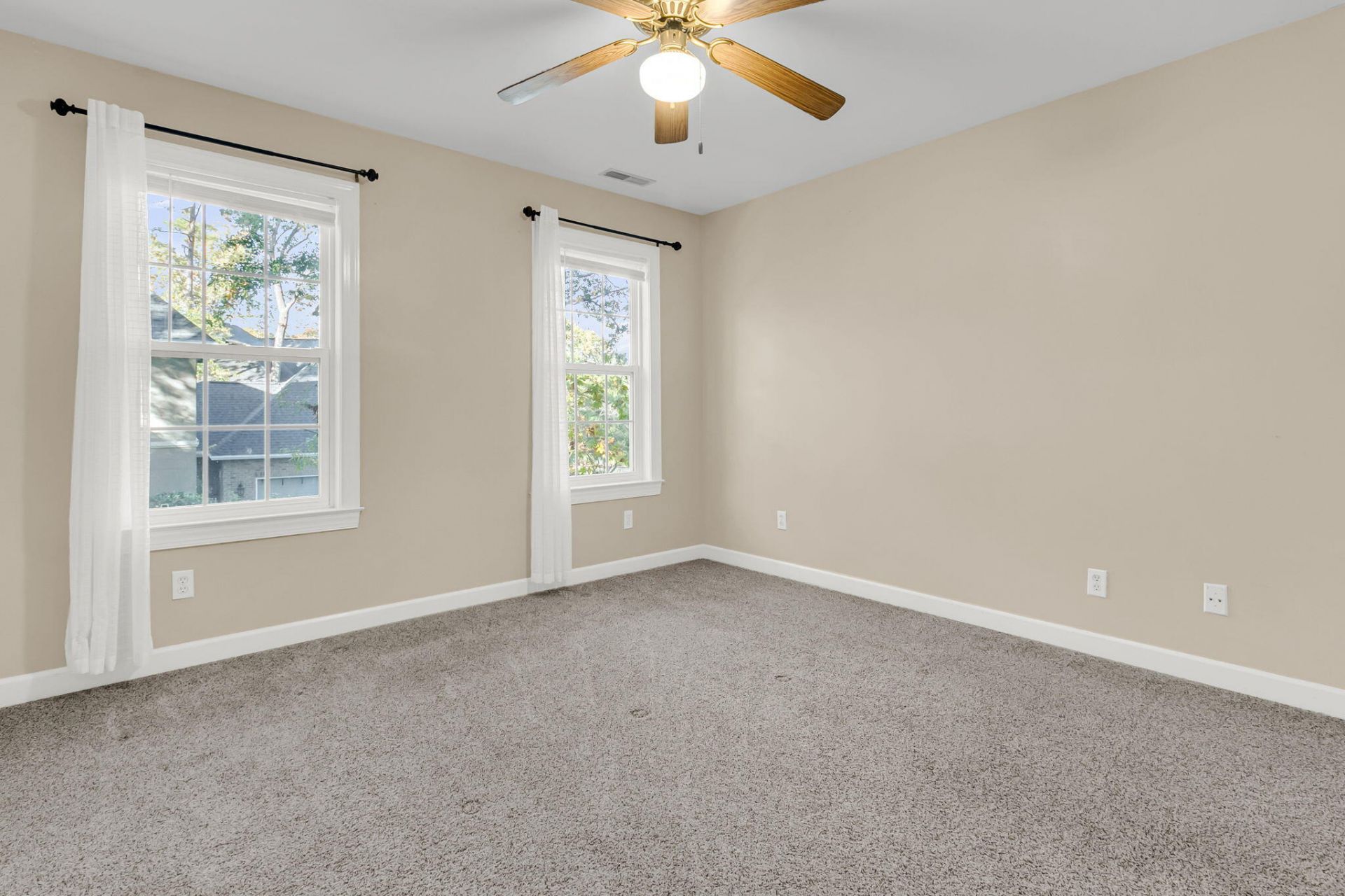 4201 Meadowbrook Court Photo 39