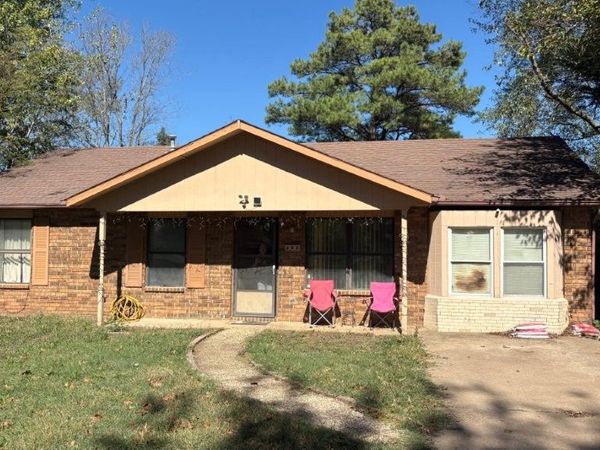 303 W Rolling Oaks Drive , Rogers, AR 72756