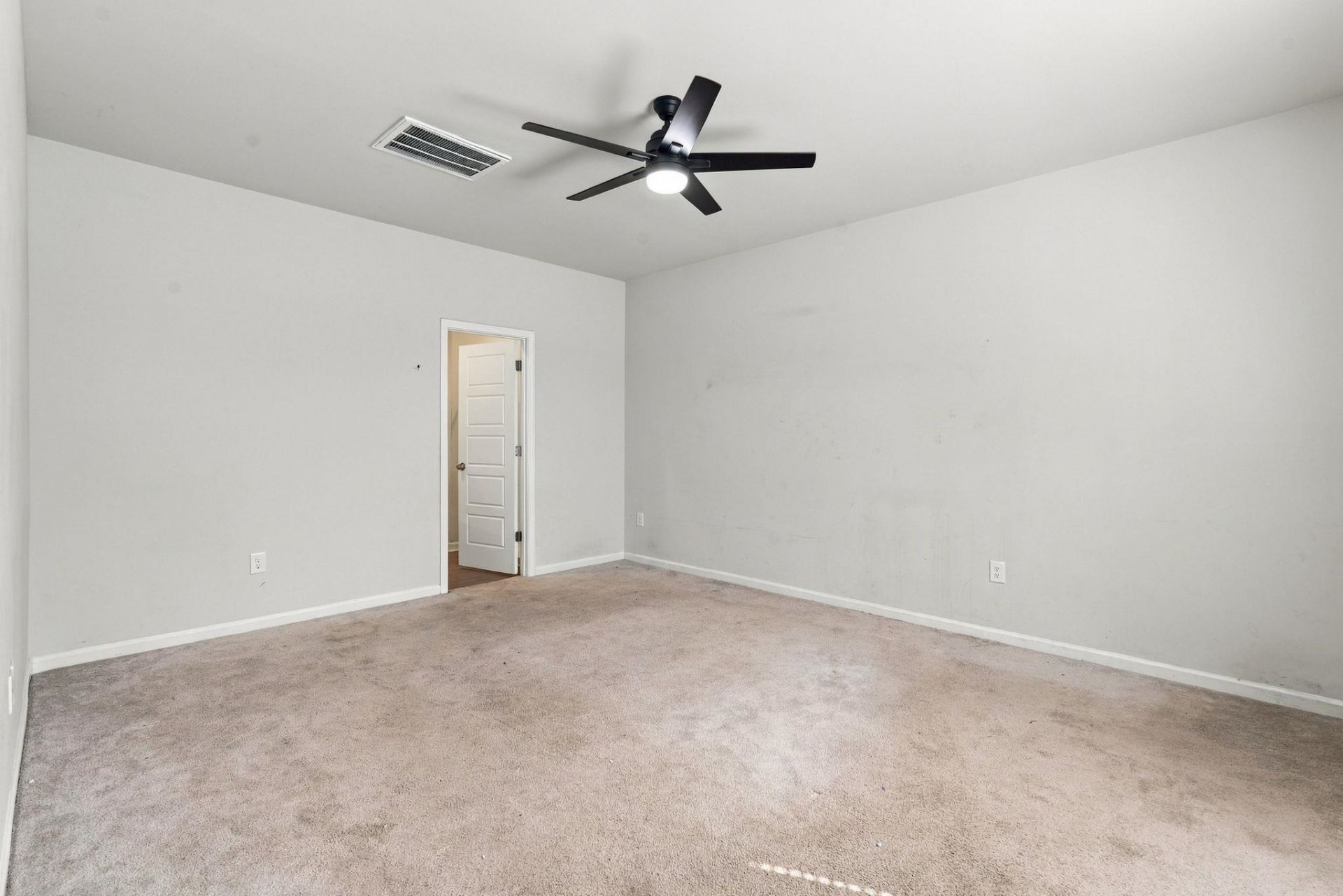 140 Carolina Lakes Blvd. Photo 16