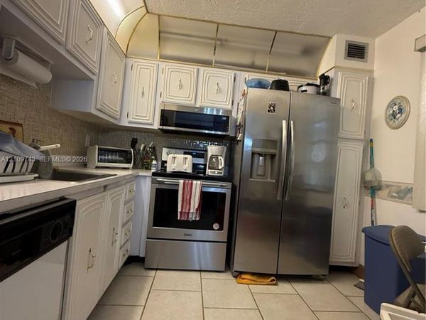 2811 Somerset Dr , Unit 117, Lauderdale Lakes, FL 33311