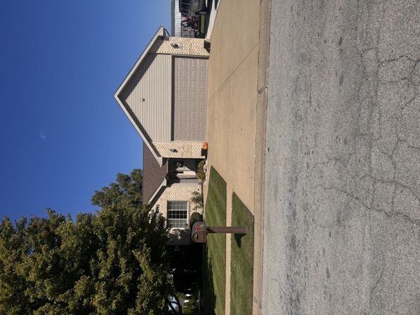 307 E Butler Avenue , Grant Park, IL 60940