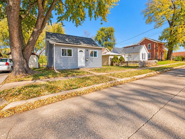 1313 E 5TH, Muscatine, IA 52761