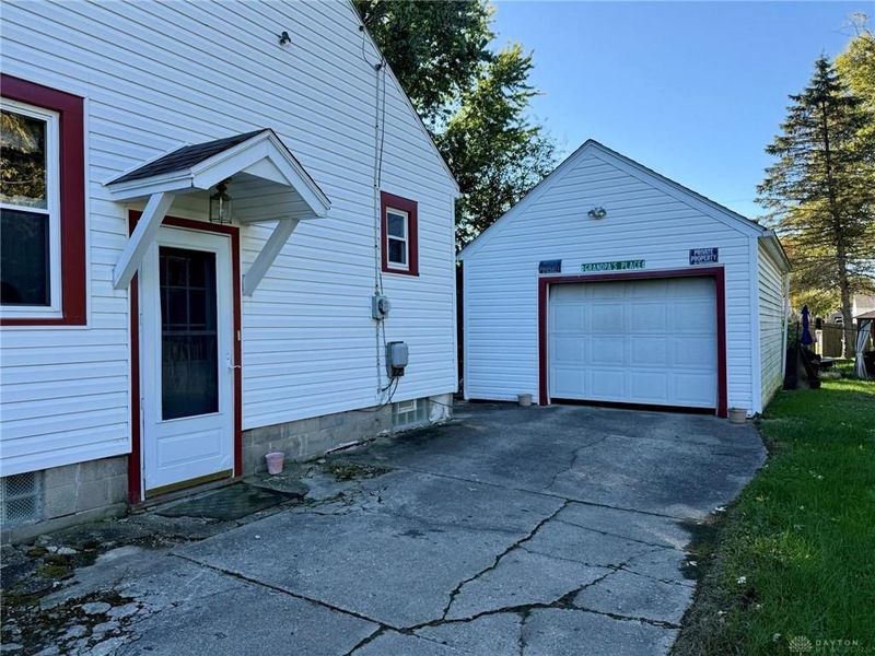 237 Hickory Drive, Springfield, OH 45503 Photo 3