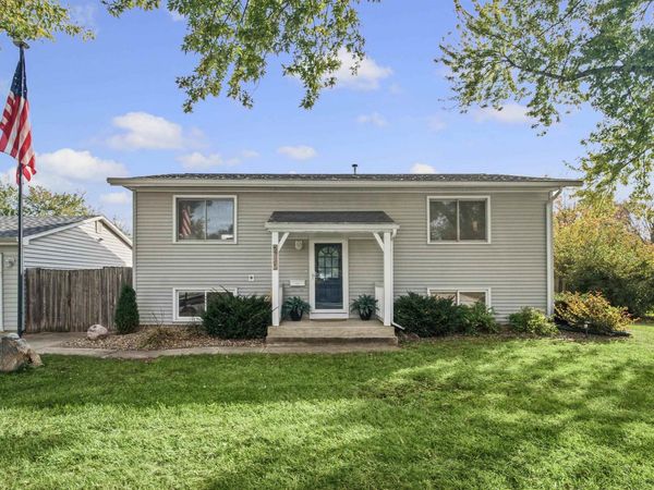 210 Pine Street, Waverly, IA 50677