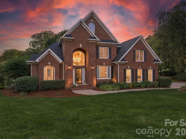 105 Kings Crest Drive , Mooresville, NC 28117