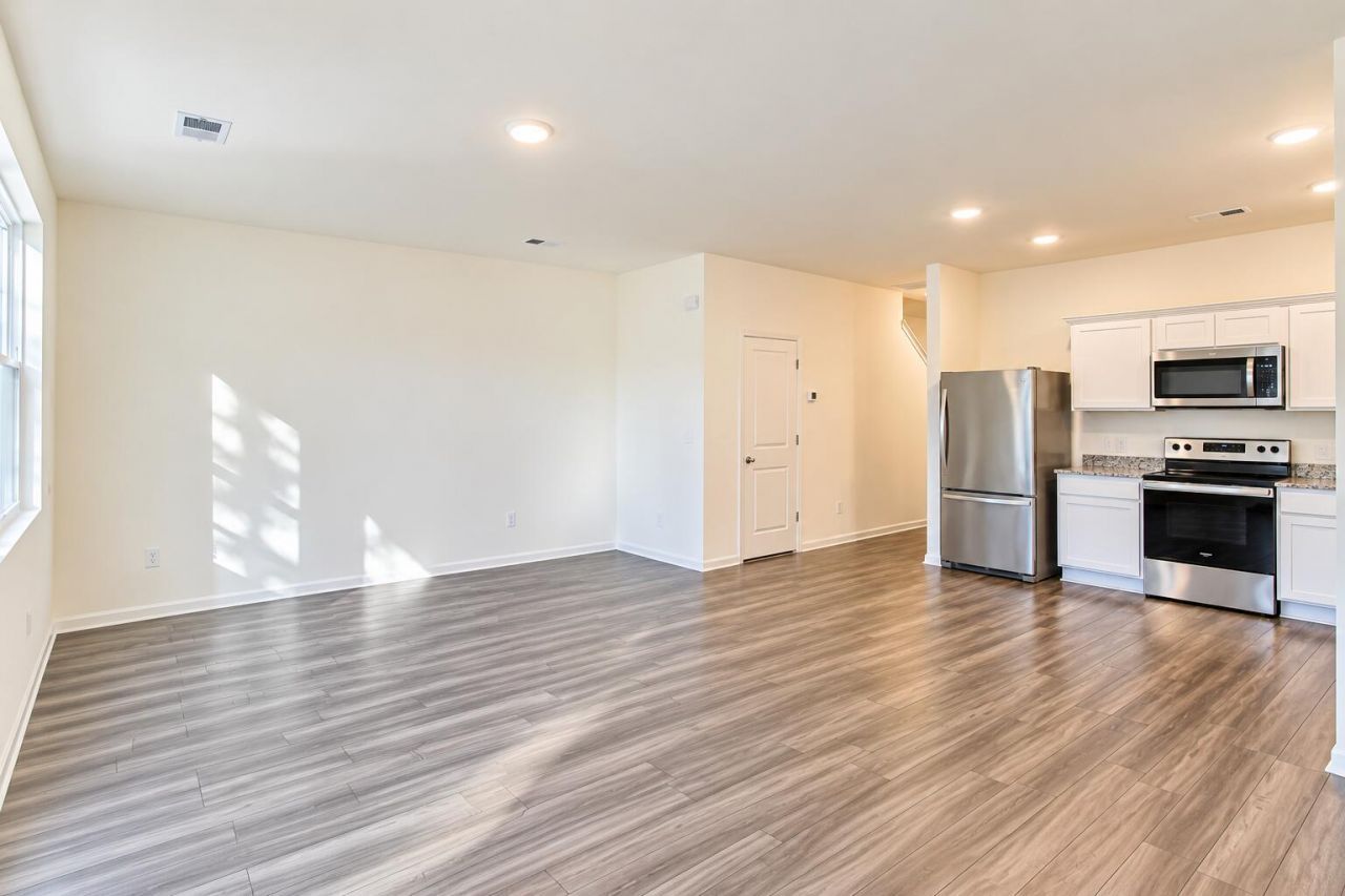 507 Scarlett Maple Street Photo 6