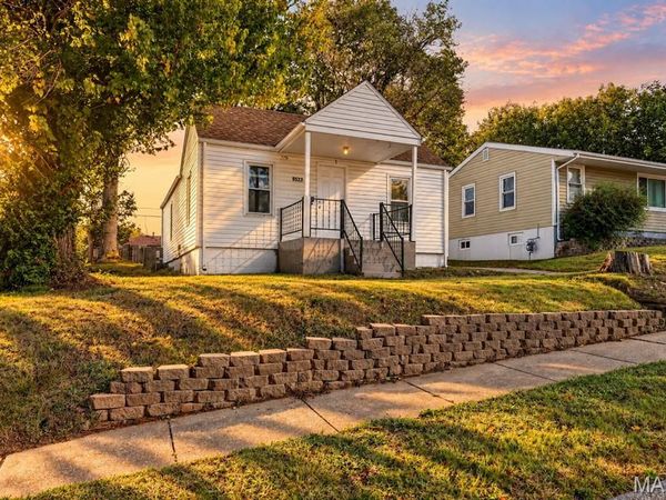 9523 Theodosia Avenue, Overland, MO 63114