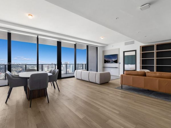 20 NE 11th, Unit 5201, Miami, FL 33132