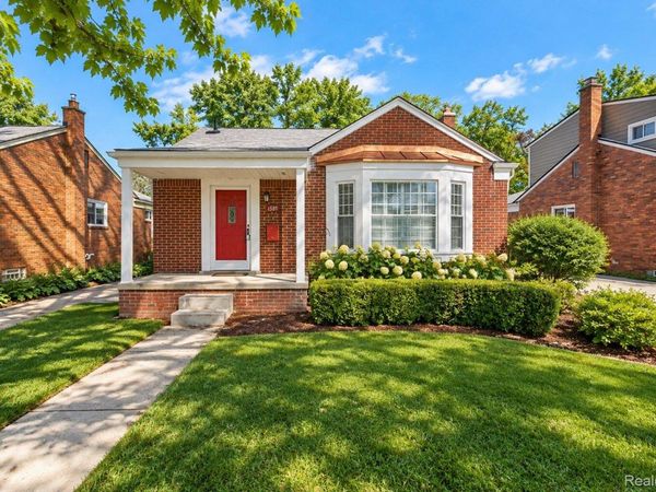 1581 Cheltenham Road, Birmingham, Mi 48009