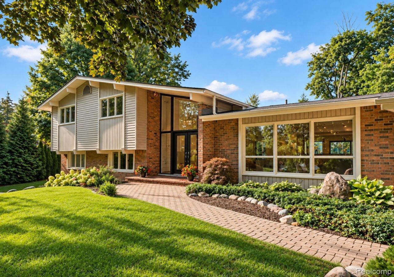 2564 Charel Court, West Bloomfield Township, Mi 48324 Main Photo