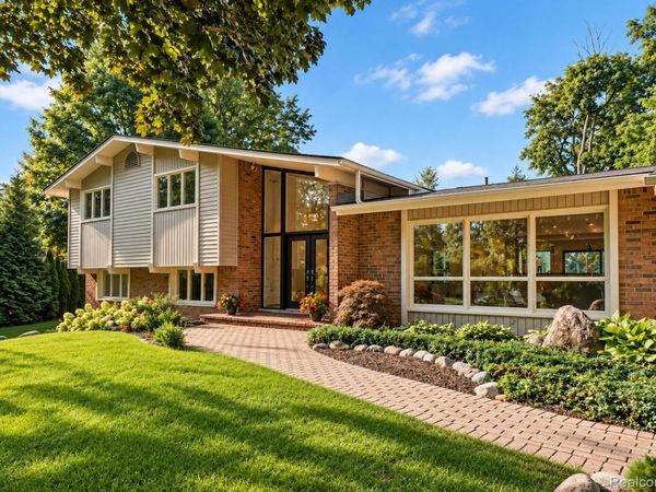 2564 Charel Court, West Bloomfield Township, Mi 48324