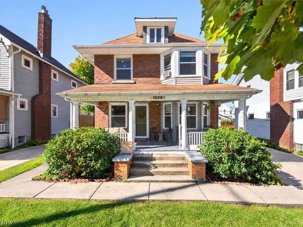 1528 Lauderdale Avenue , Lakewood, OH 44107