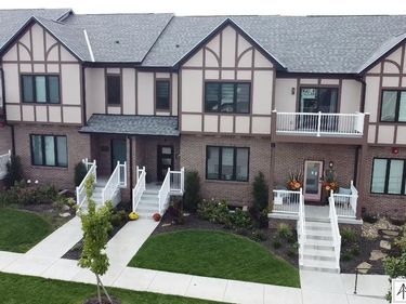 7159 Kentwell Lane, Lincoln, NE 68516