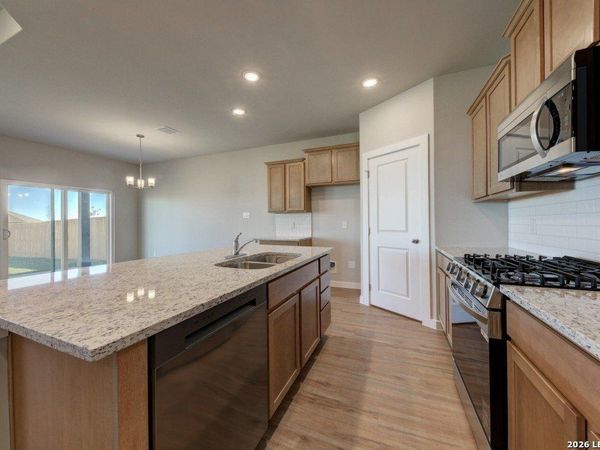 152 Liam Ct, Mico, TX 78056