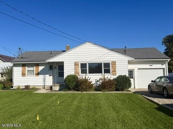 405 E Union Street , Walbridge, OH 43465