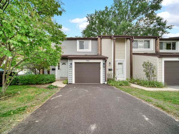 705 Clearwater Court , Wheeling, IL 60090