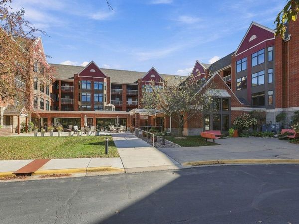 500 County Road B W, Unit 328, Roseville, MN 55113