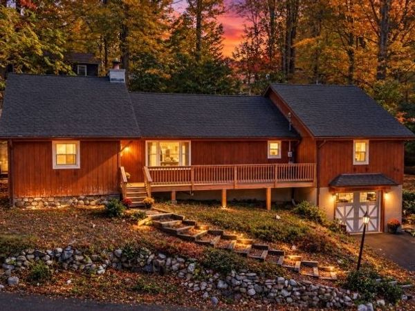 53 Lake Shore Rd E, Hardyston, NJ 07460