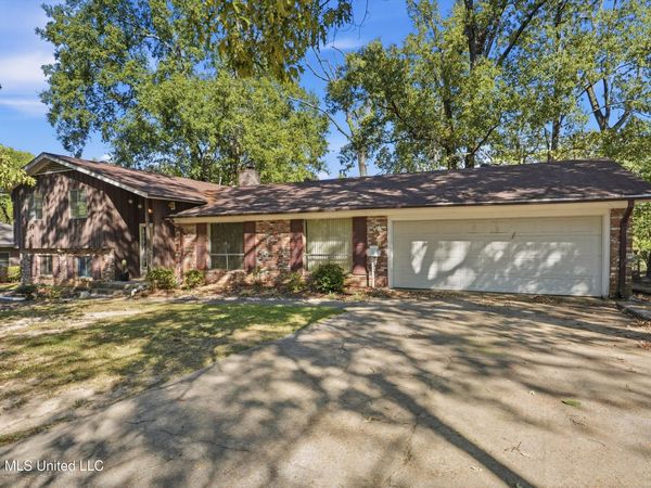 166 Elms Court Circle, Jackson, MS 39204
