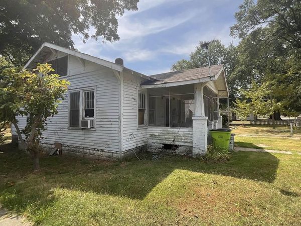 809 S Lowe Street, Stuttgart, AR 72160