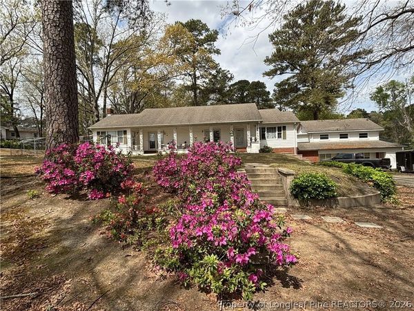 100-B TWIN ACRES Drive, Fayetteville, NC 28303