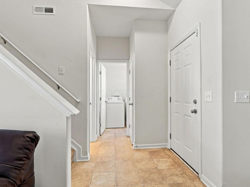 2283 Doneen Drive, Columbus, OH 43219 Photo 4