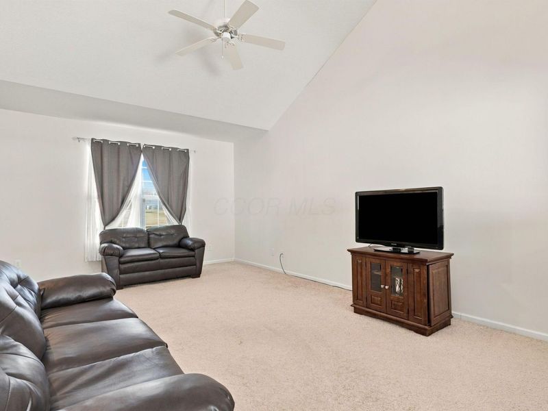 2283 Doneen Drive, Columbus, OH 43219 Photo 5