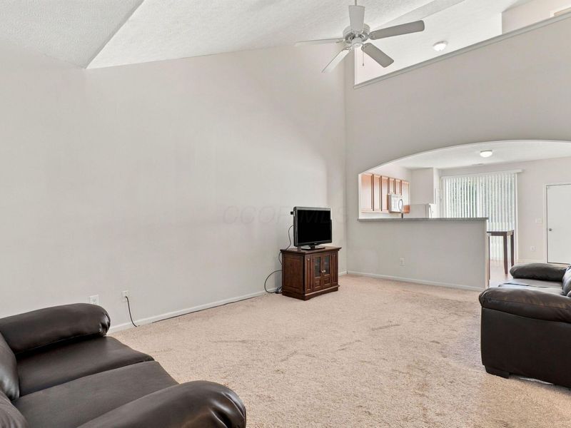 2283 Doneen Drive, Columbus, OH 43219 Photo 7