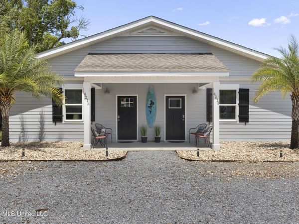 421 Carroll Avenue, Bay Saint Louis, MS 39520