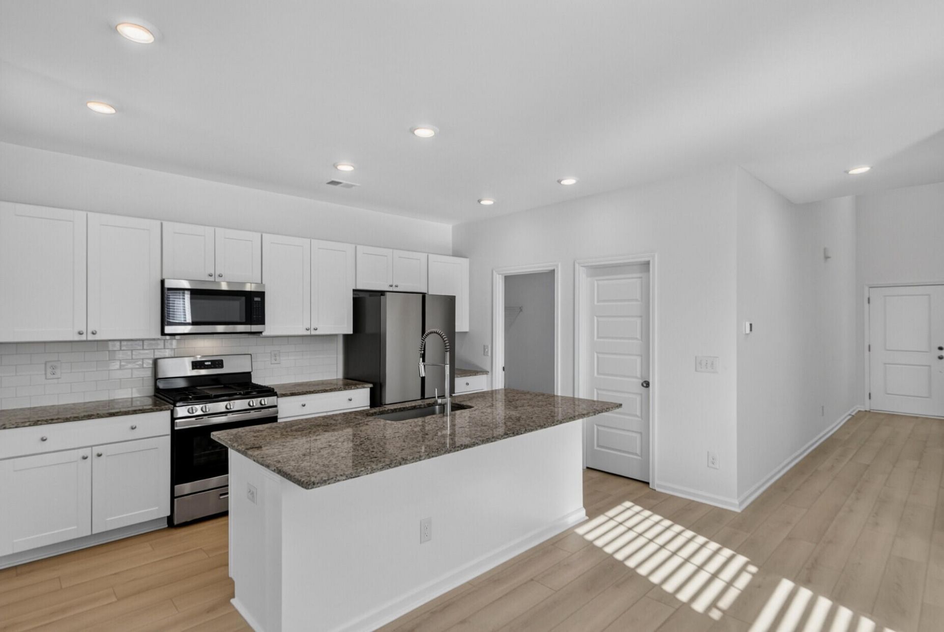554 Spanish Wells Road Photo 10