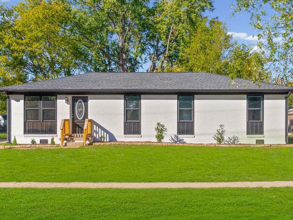 104 Boxwood Dr , Hopkinsville, KY 42240
