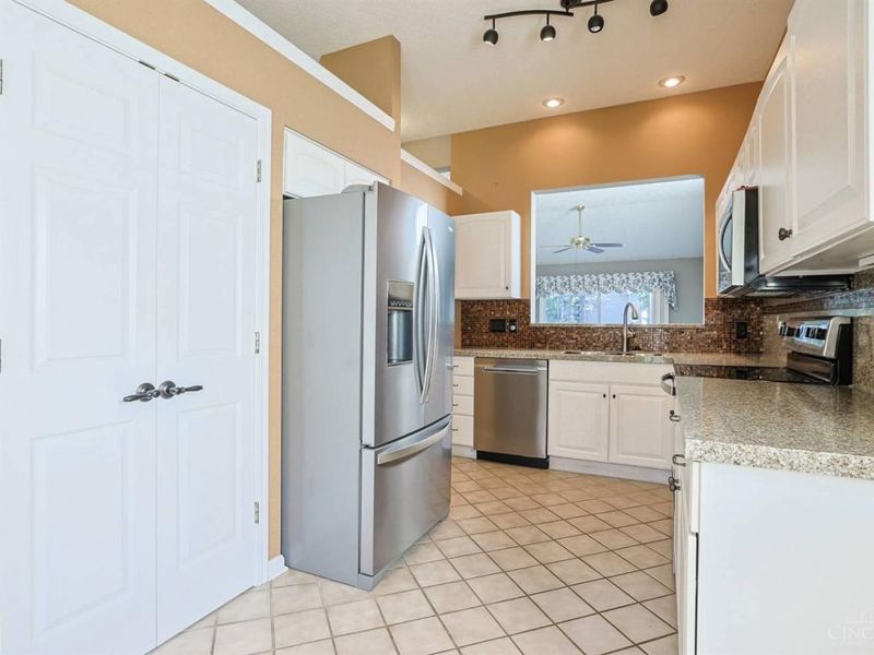 5760 Spire Ridge Court, Green Township, OH 45247 Photo 16