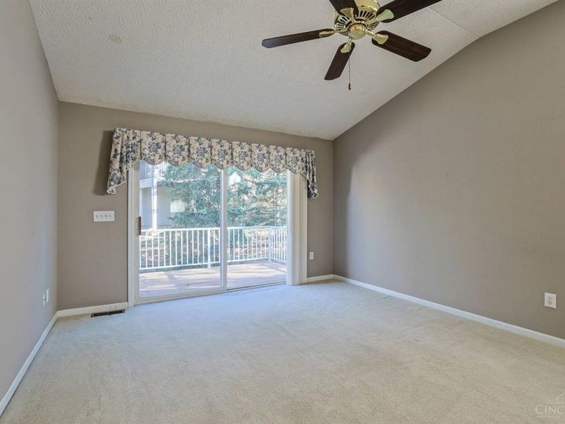 5760 Spire Ridge Court, Green Township, OH 45247 Photo 6