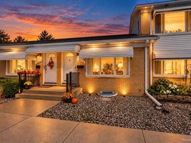 50112 Helfer, Wixom, Mi 48393