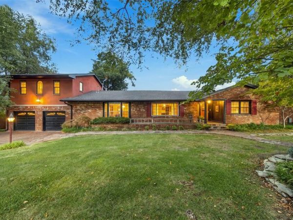 4231 S Columbia Place, Tulsa, OK 74105