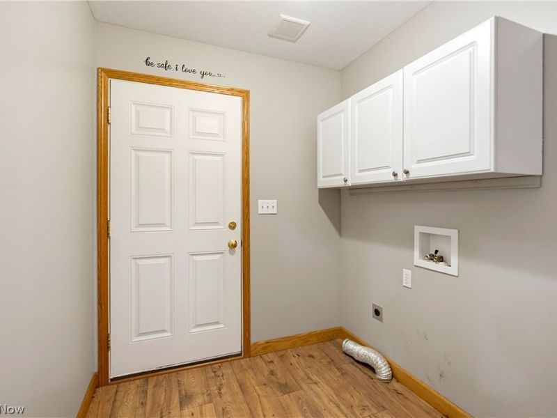 607 Sparrow Way, Wadsworth, OH 44281 Photo 12