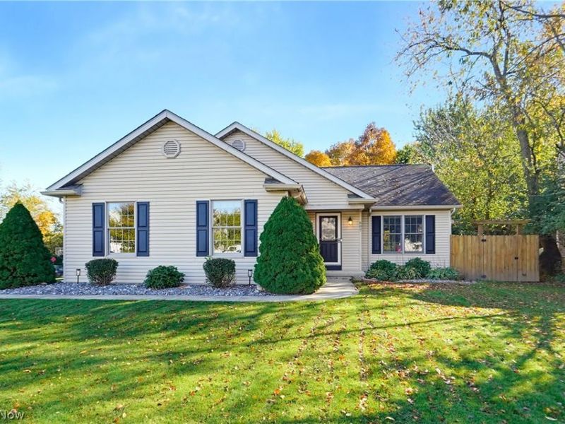 607 Sparrow Way, Wadsworth, OH 44281 Photo 2