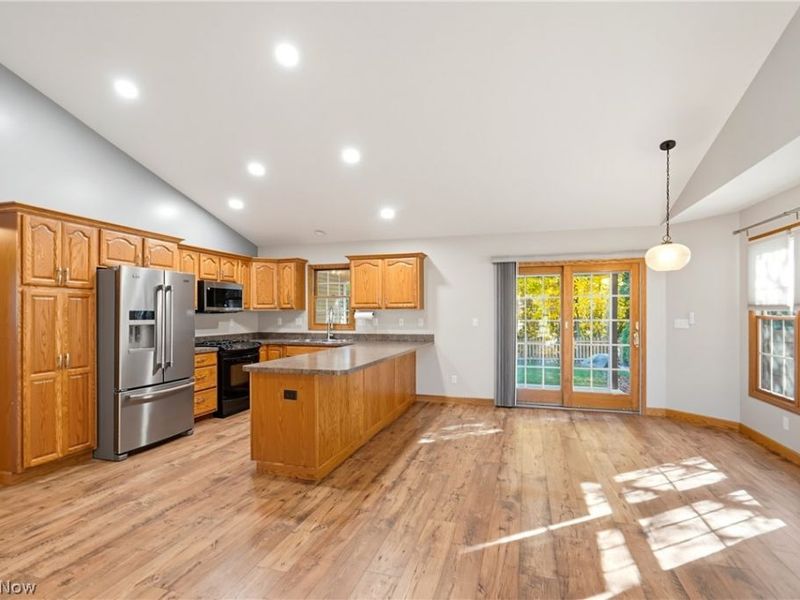 607 Sparrow Way, Wadsworth, OH 44281 Photo 6