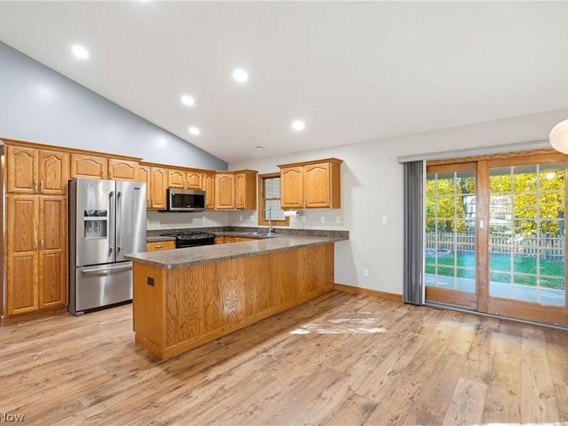 607 Sparrow Way, Wadsworth, OH 44281 Photo 8