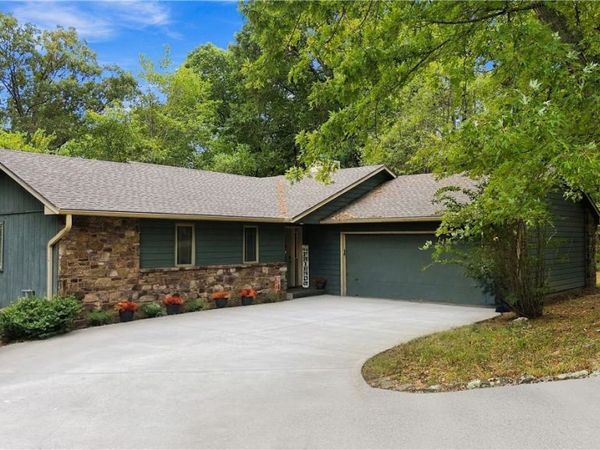 8 Helmsley Lane , Bella Vista, AR 72715