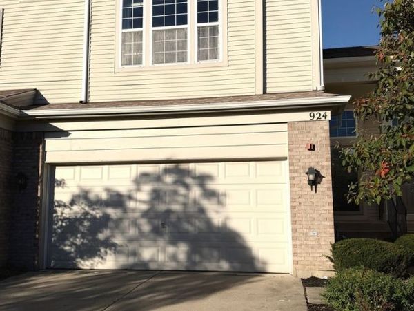 924 ELIZABETH Drive , Streamwood, IL 60107