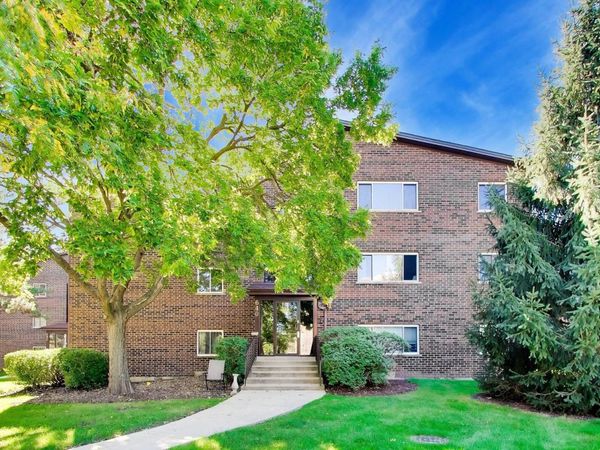 640 Perrie Drive, Unit 103, Elk Grove Village, IL 60007