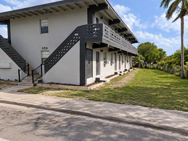656 SW AVENUE C Place, Unit 7, Belle Glade, FL 33430