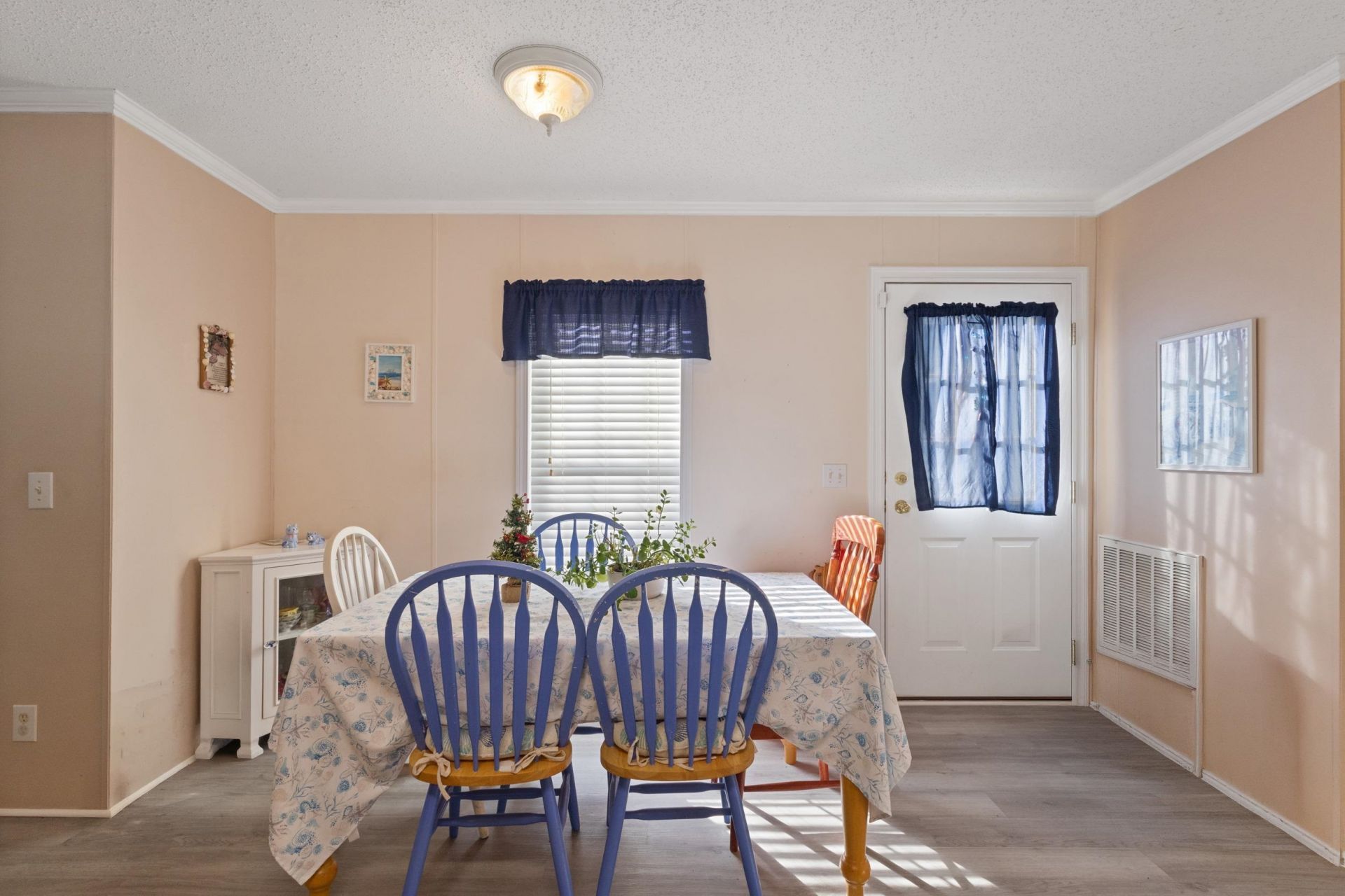 3059 Atlanta Circle Photo 9