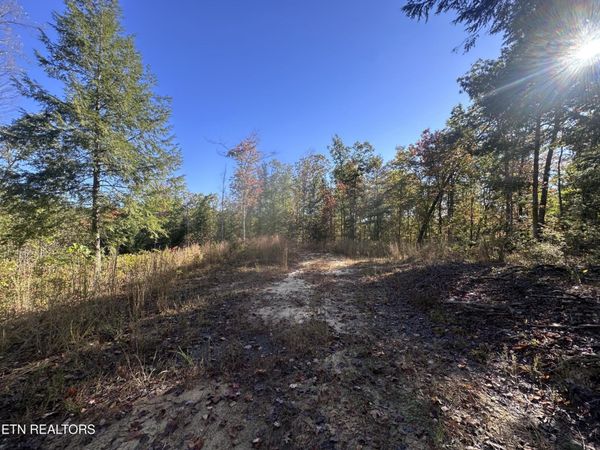 137 Laurel Rd , Jamestown, TN 38556